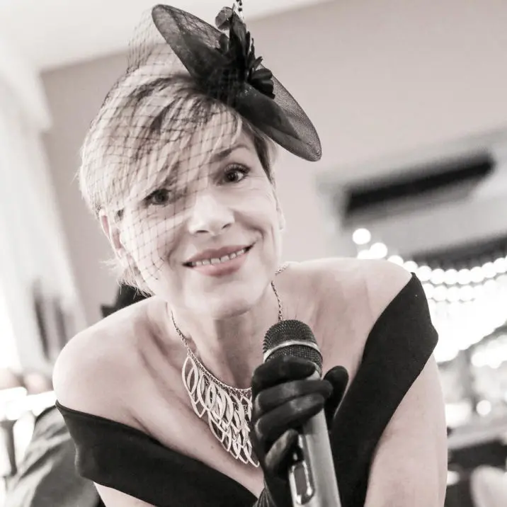 Chanteuse du groupe de jazz Cotton Club